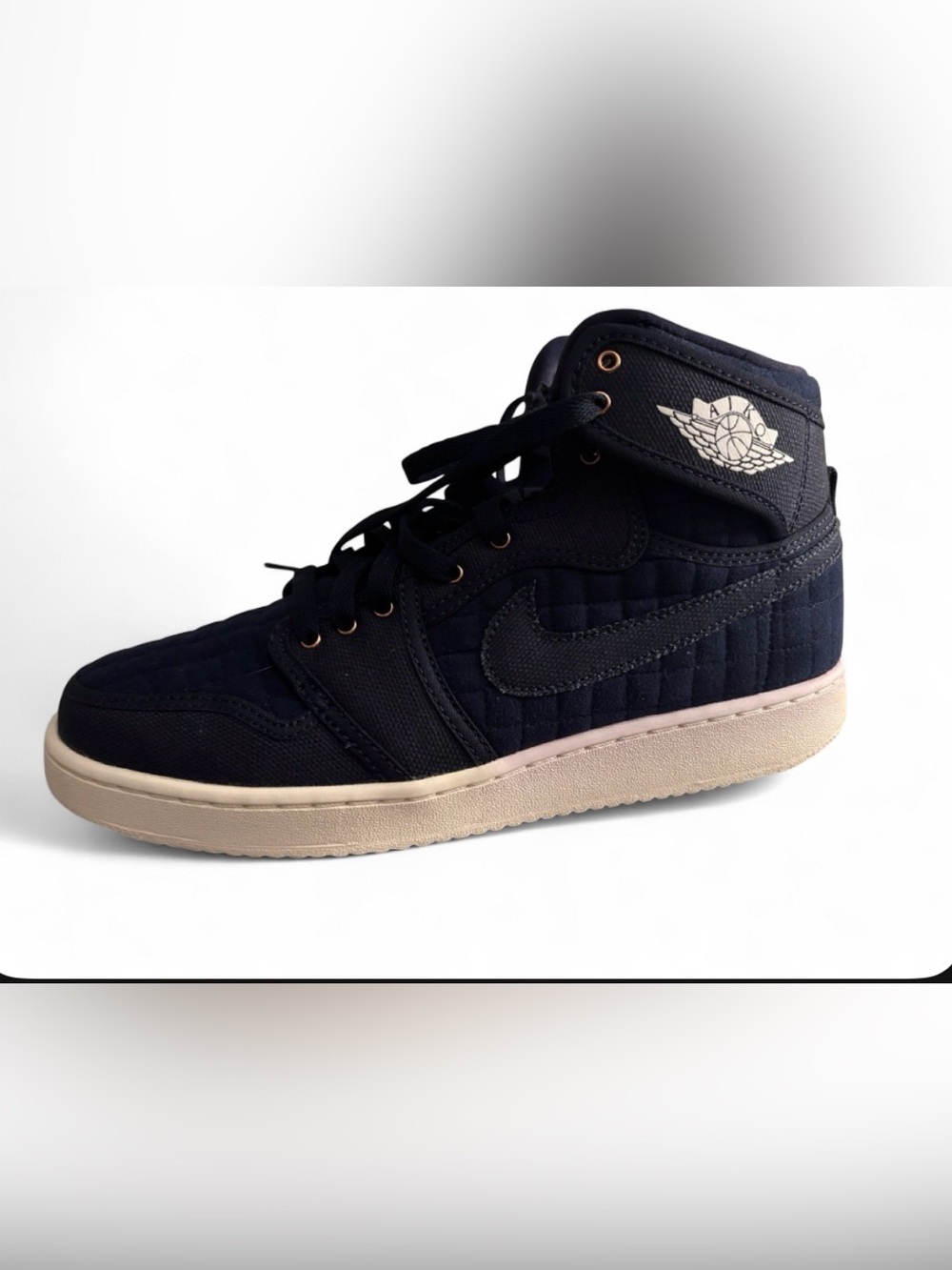 Navy blue Jordan 1 mid sneakers size US 9.5 #basketball #retro
